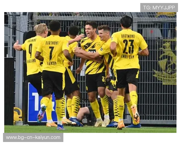 多特蒙德锋线狂飙，潜艇防线节节败退